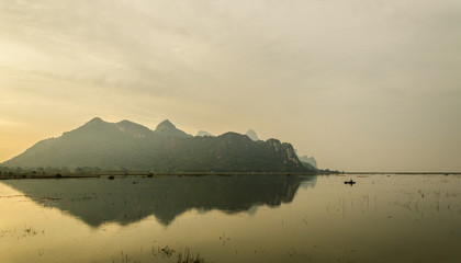《江畔独步寻花》的全诗是哪位大诗人写的？