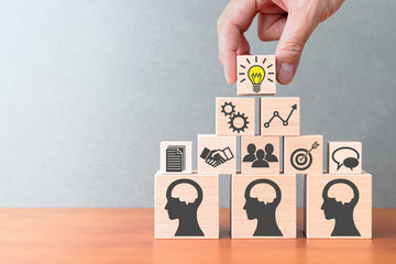 谁有初一上数学的一元一次方程应用题-