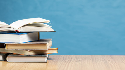 《江畔独步寻花》的全诗是哪位大诗人写的？