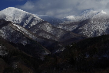 谁有初一上数学的一元一次方程应用题-